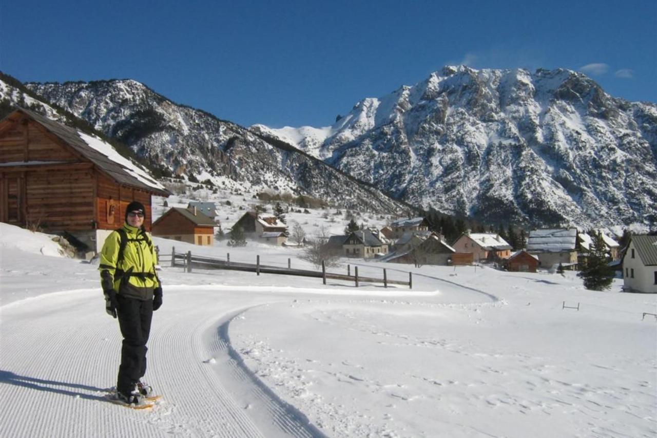 Le Barlet23 Pers Hameau Des Chazals Nevache Hautes Alpes Exterior photo